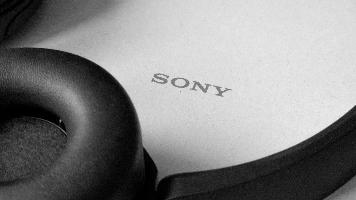 How Do Noise Cancelling Headphones Block Out Sound?
