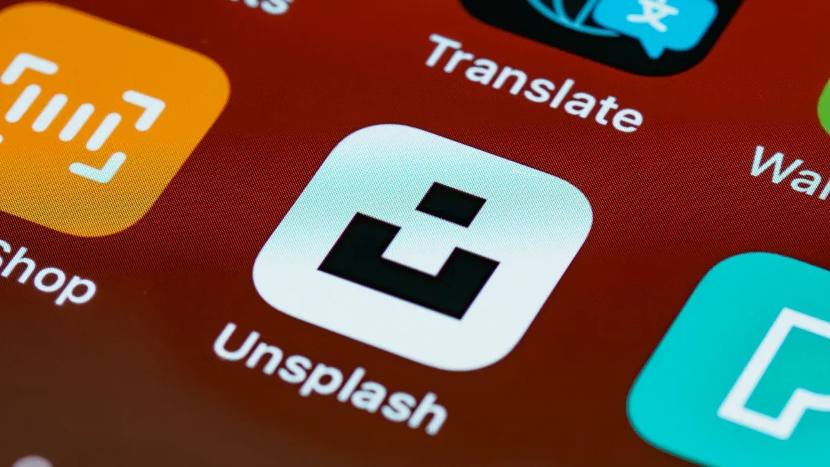 Essential Real Time Translation Apps for Business and Travel